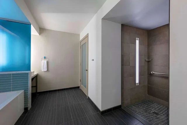 جناح بسرير كينج بغرفتي نوم لذوي الإعاقة، The Royal Sonesta Chicago Downtown 7/8