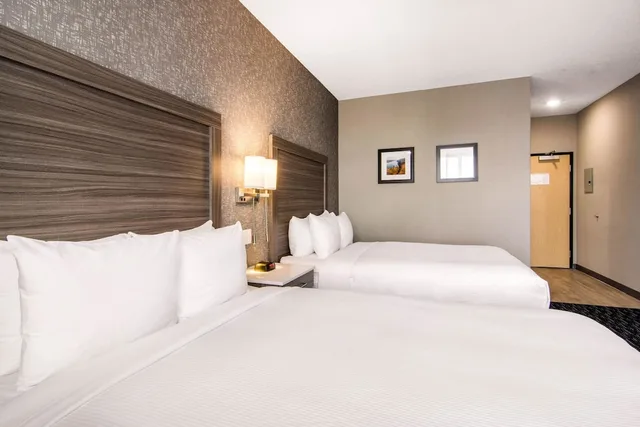 غرفة قياسية بسريرين كوين، Comfort Inn and Suites North Battleford, SK 3/10