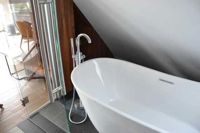 جناح بسرير كوين، Apollo Hotel Vienna 1/1