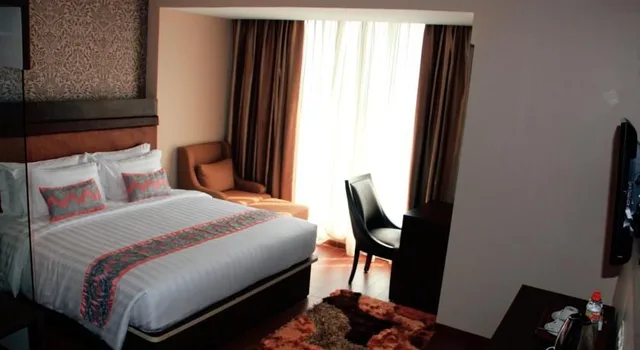 جناح جونيور، THE BELAGRI HOTEL AND CONVENTION 1/2