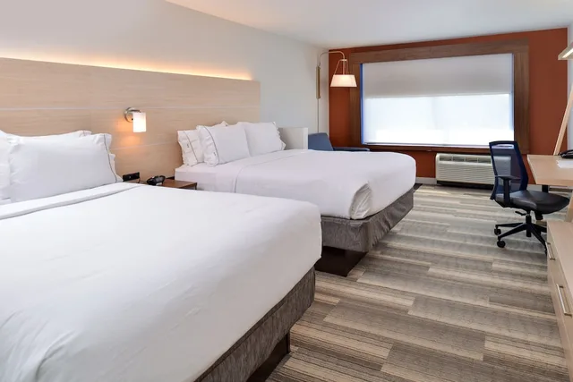 جناح بسريرين منفصلين لذوي الإعاقة، Holiday Inn Express Suites Farmington Hills Detroit 1/4