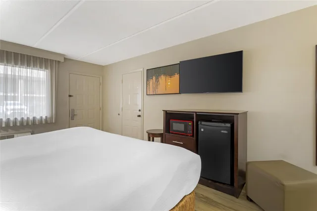غرفة بسرير كينج للمدخنين، Best Western Inn of Palatka 3/8