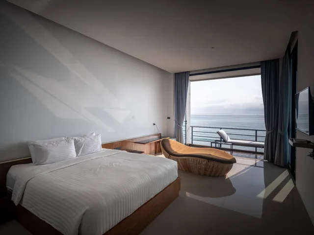 3 Bedrooms, Beach Front، Sunshine Paradise Resort 2/2