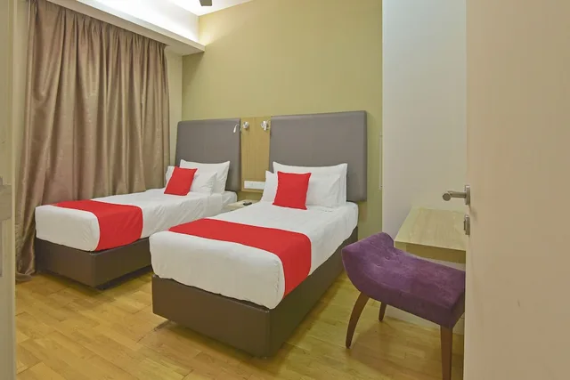 3 Bedrooms, Suite, 3 King Beds, Twin Towers View، Suasana Suites Bukit Ceylon 4/10