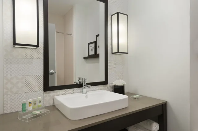 غرفة بسريرين كوين لذوي الإعاقة، Country Inn & Suites by Radisson, Enid, OK 2/2