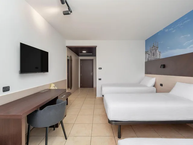 Triple Room Three Separate Beds, B&B HOTEL Settimo Torinese 8/10