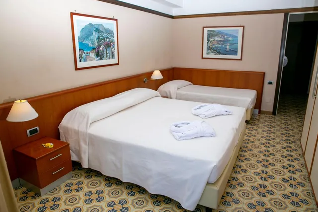 Superior, Double or Twin Bed, Sea View, Pietra Di Luna 2/4