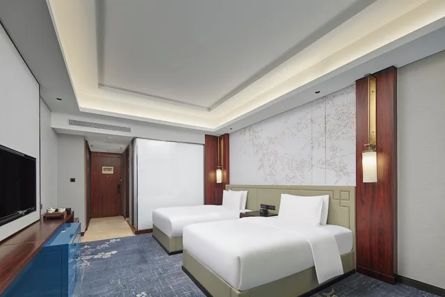 غرفة قياسية بسريرين مزدوجين مع دخول صالة النادي، HUALUXE Leshan by IHG 3/5