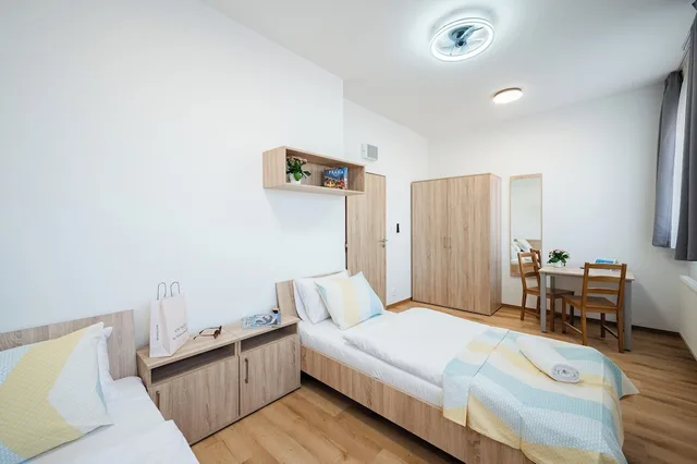 غرفة أساسية بسريرين منفصلين، University Hotel 4/10