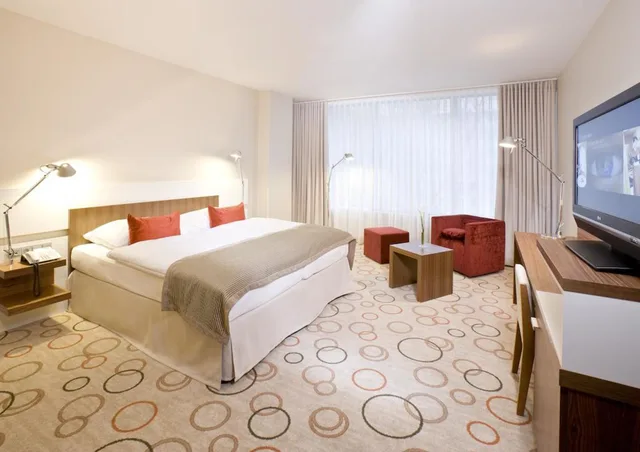 غرفة تنفيذية بسرير مزدوج أو سريرين منفصلين، Clayton Hotel Dusseldorf City Centre 2/5