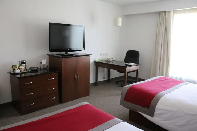 غرفة بسريرين مزدوجين، Sheraton Leon 6/8