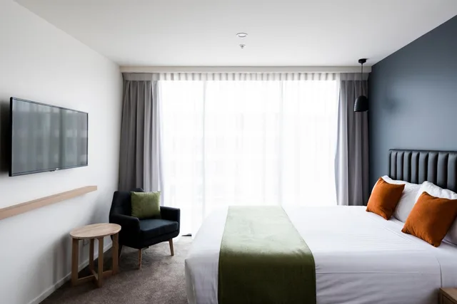 Room, Queen Bed, Accessible, Abode Kingston 2/5