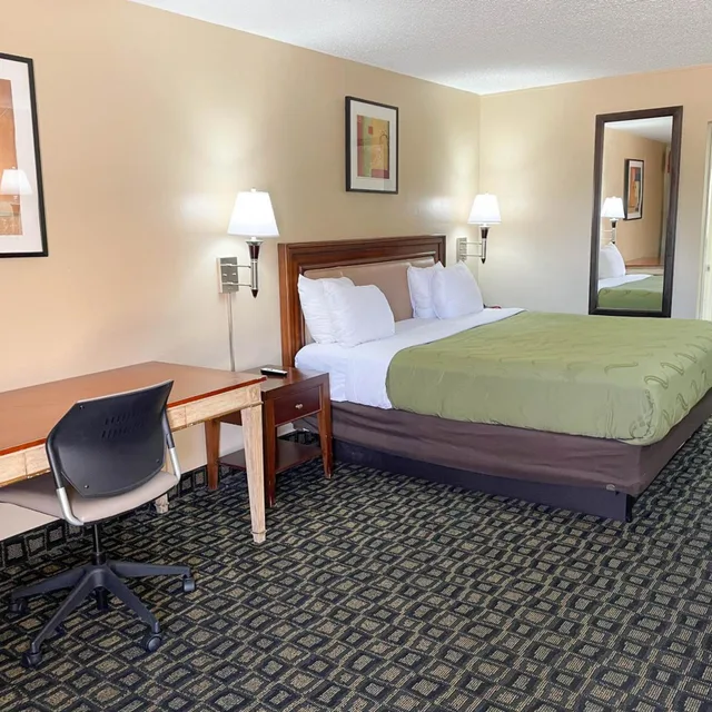 جناح بسرير كينج بجاكوزي، Studio6 Suites North Richland Hills, TX 2/4