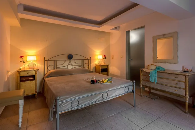غرفة سوبيريور بسرير مزدوج بإطلالة جزئية على البحر، Orpheas Resort - Adults Only 3/9
