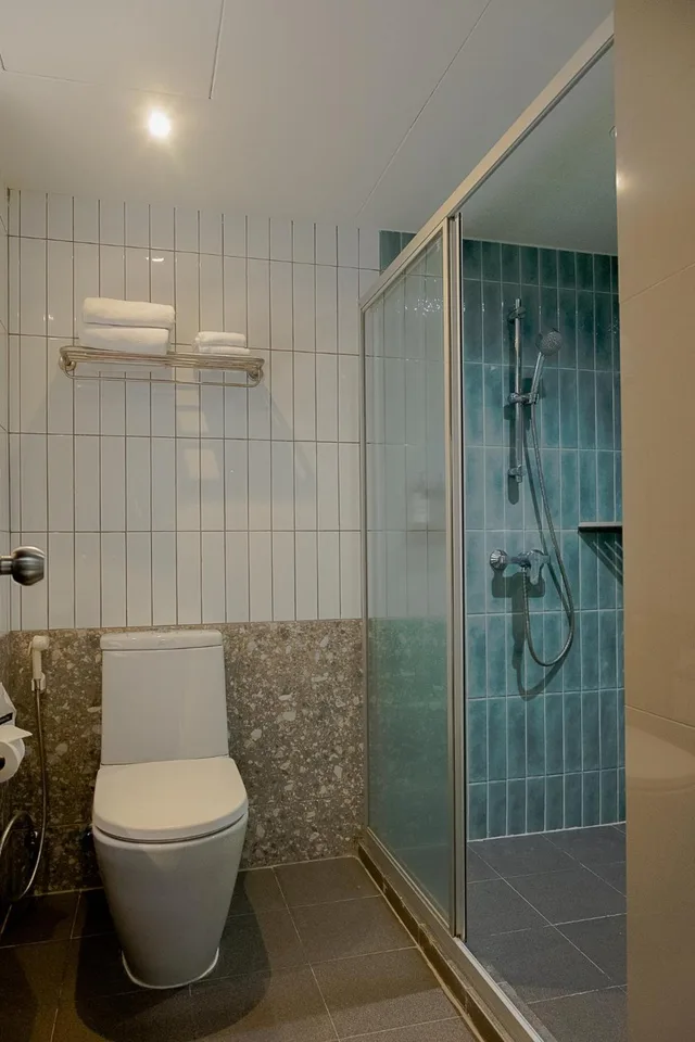 غرفة قياسية بسرير مزدوج أو سريرين منفصلين، Buri Sriphu Hotel 4/4