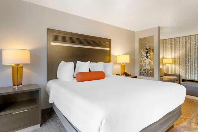Suite, King Bed, Accessible, Best Western Corvallis 1/3