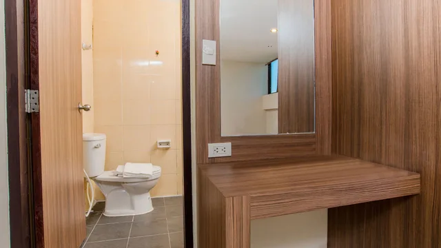 Superior, Double Bed, 4 People, Premier Wing، B2 Airport Boutique & Budget Hotel 4/4