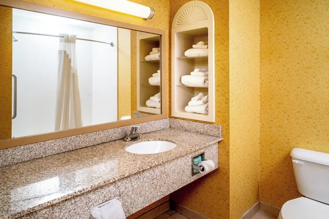 غرفة قياسية بسريرين كوين، Holiday Inn Express Hotel Suites Hazard 4/6