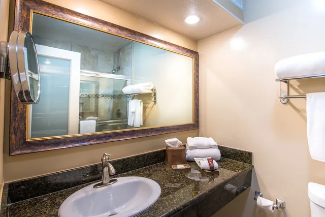 غرفة قياسية بسرير كوين، Creekside Inn Palo Alto 6/7