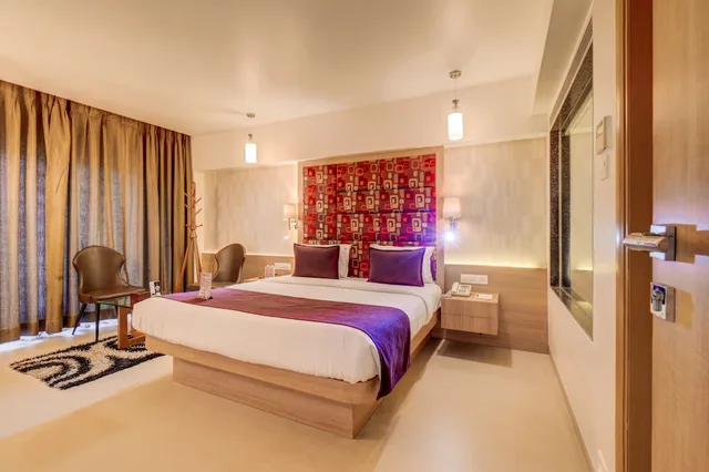 جناح بسرير كوين مع أريكة، The Ssk Solitaire Hotel & Banquets 3/6