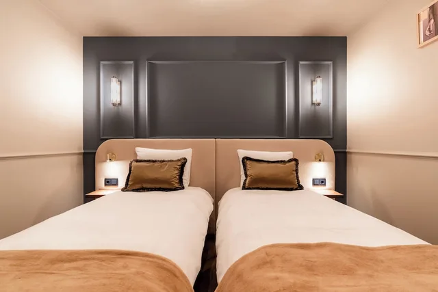 غرفة عائلية بأربعة أسرّة، Malie Hotel Utrecht Hampshire Classic 1/2