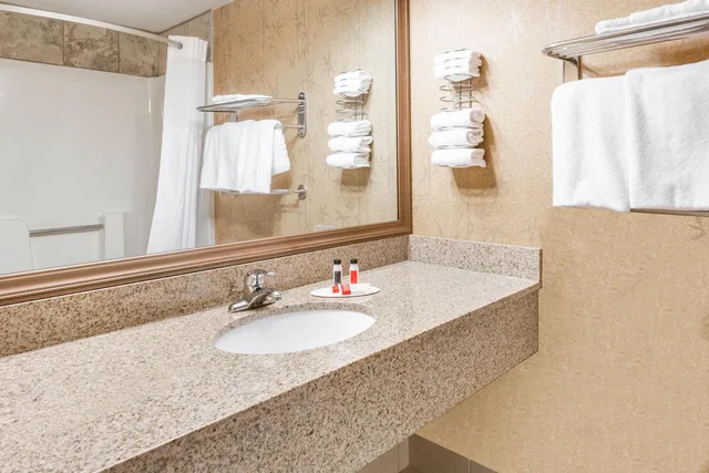 غرفة ديلوكس بسرير كينج للمدخنين، Days Inn by Wyndham Westminster, MD 4/5