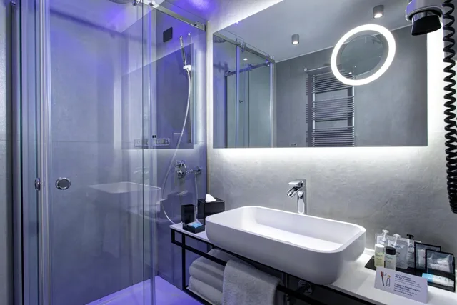 غرفة صغيرة بسرير مزدوج، iQ Hotel Milano 3/3