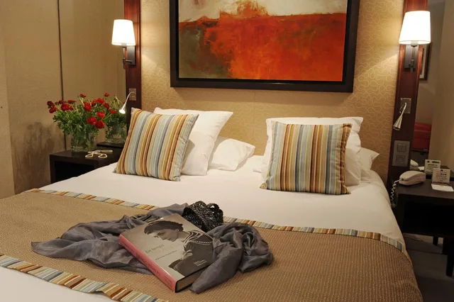 غرفة ديلوكس بسرير كوين بشرفة، Hotel Folkestone Opera 4/6