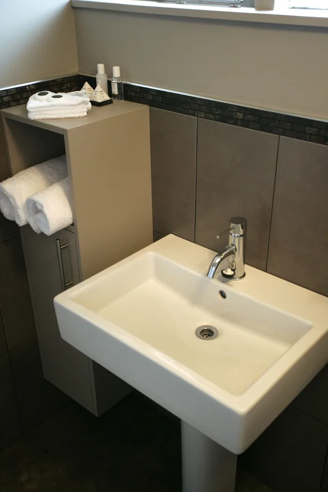 غرفة قياسية بسرير كوين وسرير فردي، Distinction Coachman Hotel Palmerston North 4/5