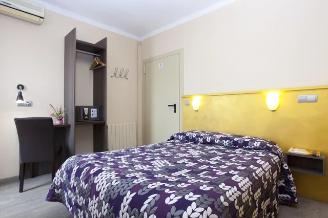 غرفة بسرير مزدوج، Hostal Barcelona 2/7