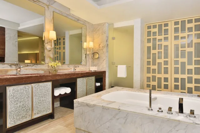 جناح فاخر بحوض استحمام، Jw Marriott Hotel Chandigarh 10/10