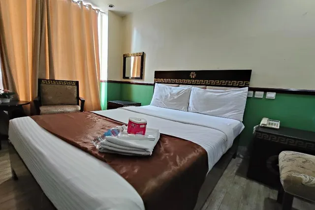 غرفة قياسية بسرير مزدوج، OYO 838 Manila Crown Palace Hotel 2/6
