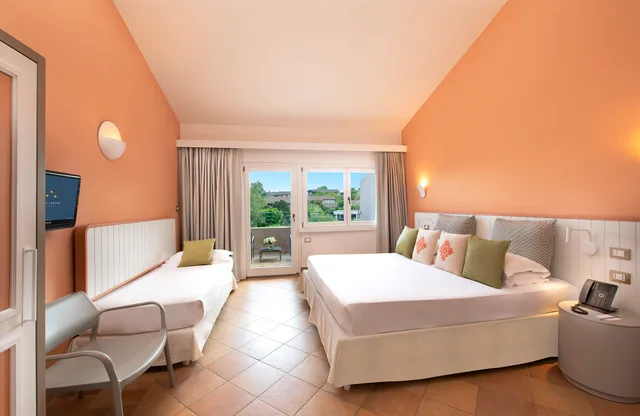Classic Plus Room with Balcony، Chia Laguna - Hotel Village 1/3