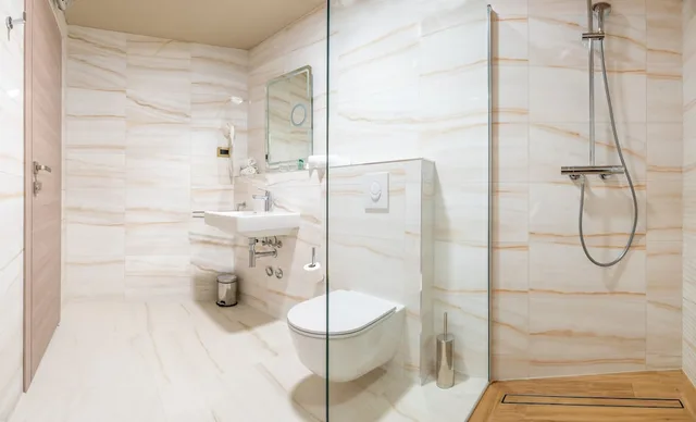 غرفة سوبيريور بسرير كينج بشرفة، Priska Med Luxury Rooms 4/4