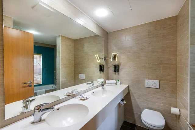 Superior, Double Bed, Top Cityline Diehl S Hotel Koblenz 3/5