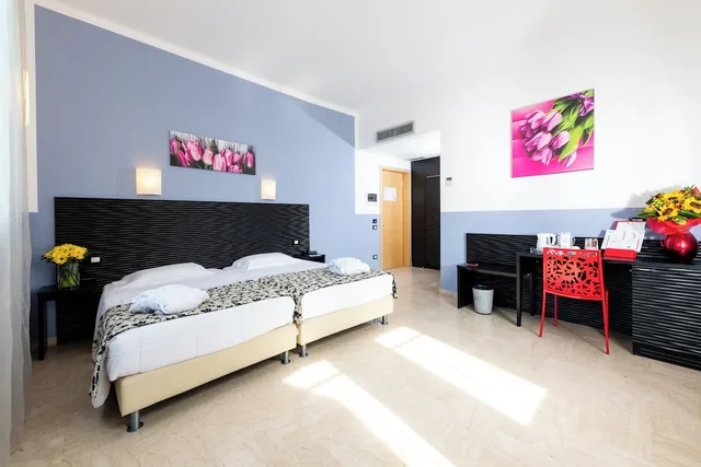 غرفة قياسية بسريرين منفصلين، Hotel Garibaldi 1/5