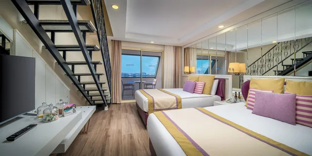 دوبلكس، Delphin Diva Premiere 1/5
