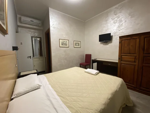 غرفة مفردة، Family House 11/17