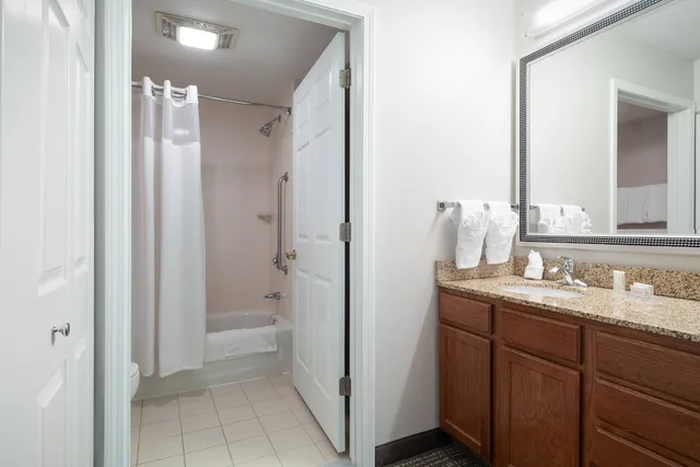 جناح بسريرين مزدوجين بغرفتي نوم لذوي الإعاقة، Residence Inn By Marriott New Bedford Dartmouth 3/3