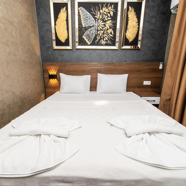 Deluxe, Suite, Blue Vista Hotel 8/10