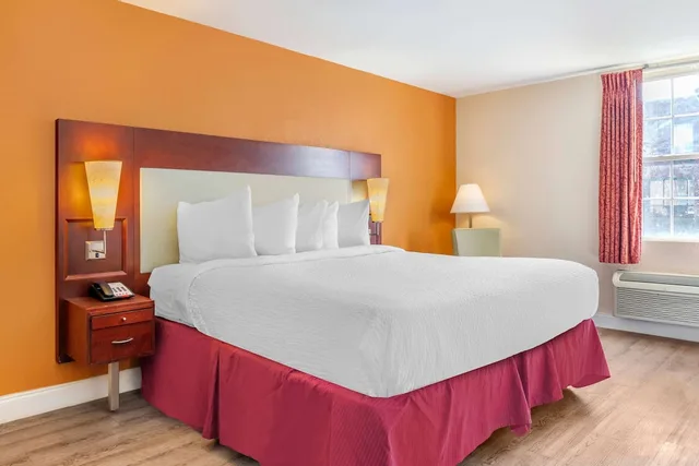 جناح بسرير كينج لذوي الإعاقة، Days Inn Suites By Wyndham Rocky Mount Golden East 3/7