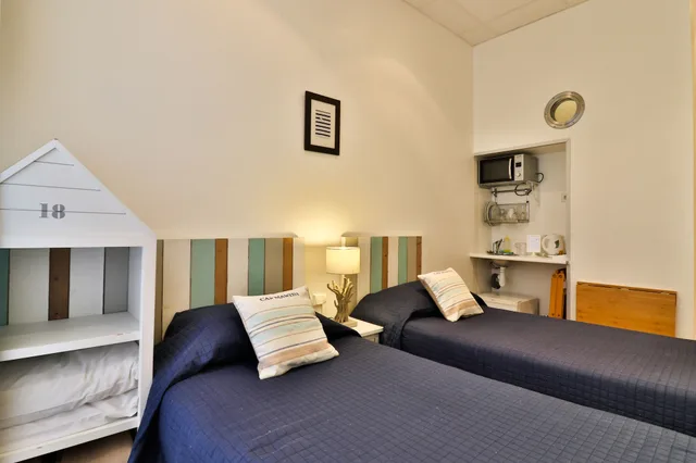 كابينة صغيرة بسريرين منفصلين، Hotel Victor Hugo 1/4