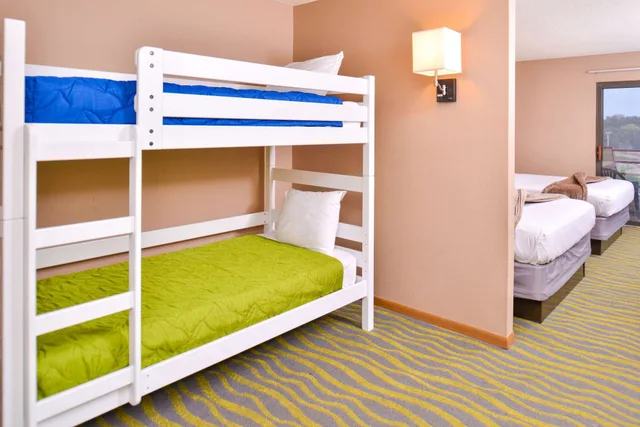 غرفة قياسية بسرير بطابقين وسريرين كوين، Atlantis Family Waterpark Hotel, an Ascend Collection Hotel 6/10