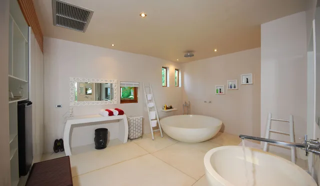 Royal Sea, Suite، Zara Resort (ex The Privilege Hotel Ezra Royal Beach) 4/8