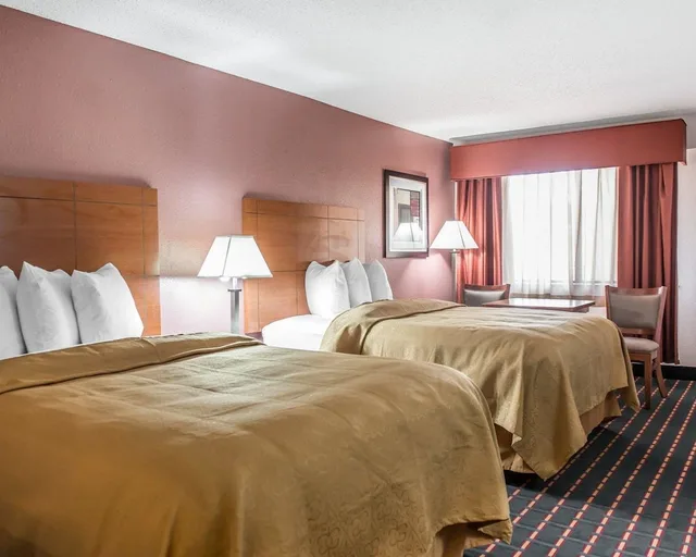 غرفة قياسية بسرير كينج، Quality Inn Marianna 2/4