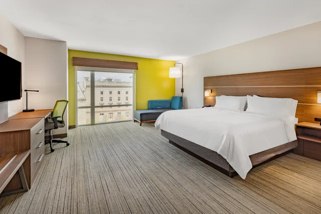غرفة قياسية بسرير كينج لذوي الإعاقة، Holiday Inn Express & Suites Lincoln Downtown 3/5