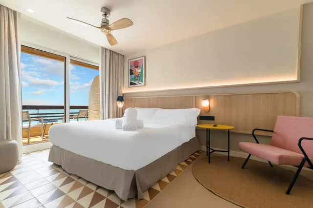 غرفة سوبيريور بسرير كوين بإطلالة على البحر، Akquaaa Boutique Hotel 4/9