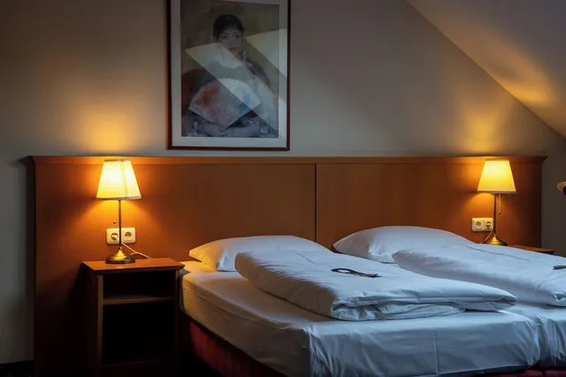 غرفة كومفورت رباعية بسريرين كوين، Hotel Glockenhof Eisenach 5/7