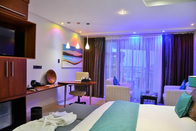 Executive, Suite, Bon Hotel Waterfront Richards Bay 3/5