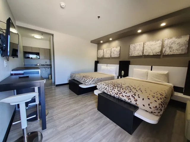 غرفة قياسية بسريرين كوين للمدخنين، Crystal Inn 1/4